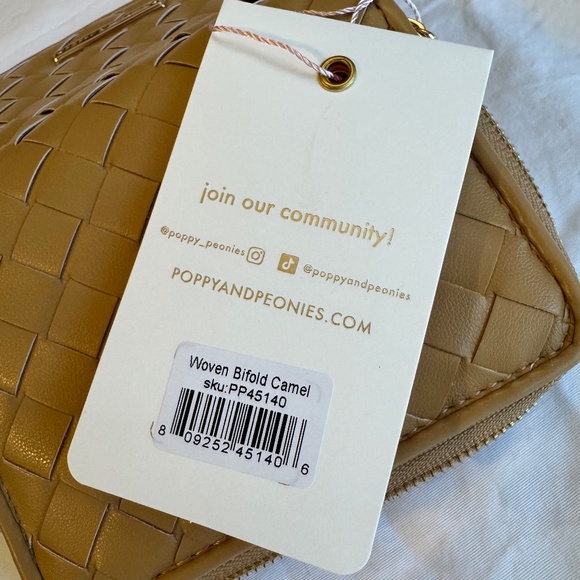 Poppy and Peonies Wallet, Woven Bifold Camel, Limited Edition - Picture 2 of 5